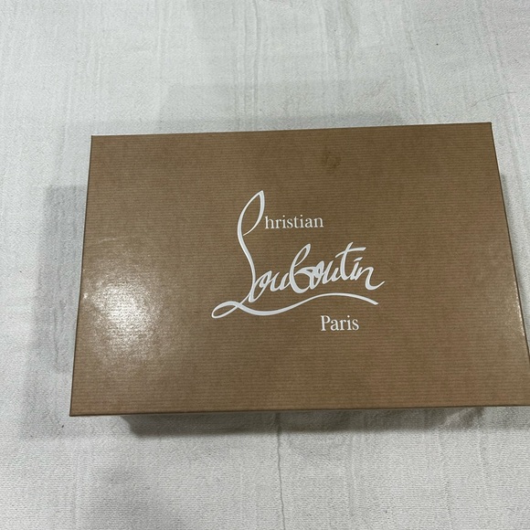 CHRISTIAN LOUBOUTIN
Kate 85 patent leather pumps - Picture 4 of 11